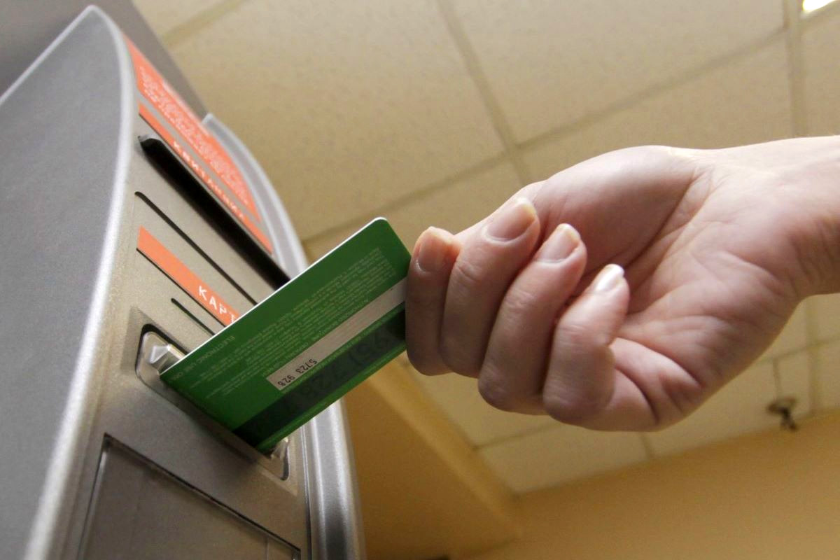 Что делать, если размагнитилась банковская карта… и нужно ли