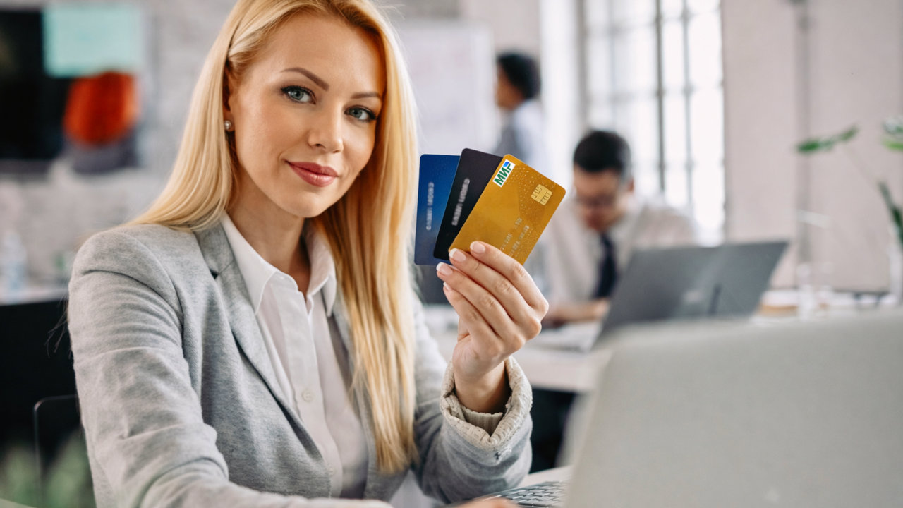 ЦБ хочет ограничить количество банковских карт — сколько будет можно и нужно ли ограничивать